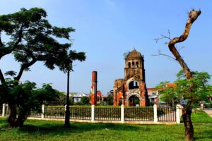 Tháp Chuông Tam Tòa