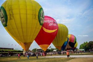 Lễ hội khinh khí cầu Quảng Bình